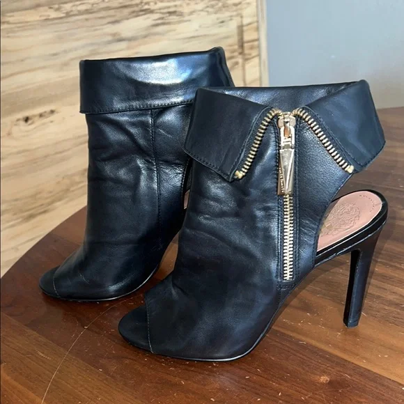 Vince Camuto Black Leather Women's Ankle Zip Up Boots Size 7 Very Comfortable! - Picture 2 of 14